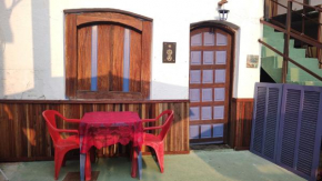 BARATA E SIMPLES NO CENTRO FRENTE A PRAIA 2 PESSOAs